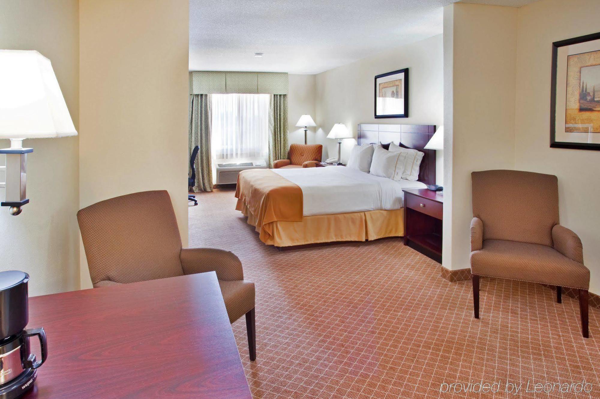 Holiday Inn Express Warrenton By Ihg Oda fotoğraf
