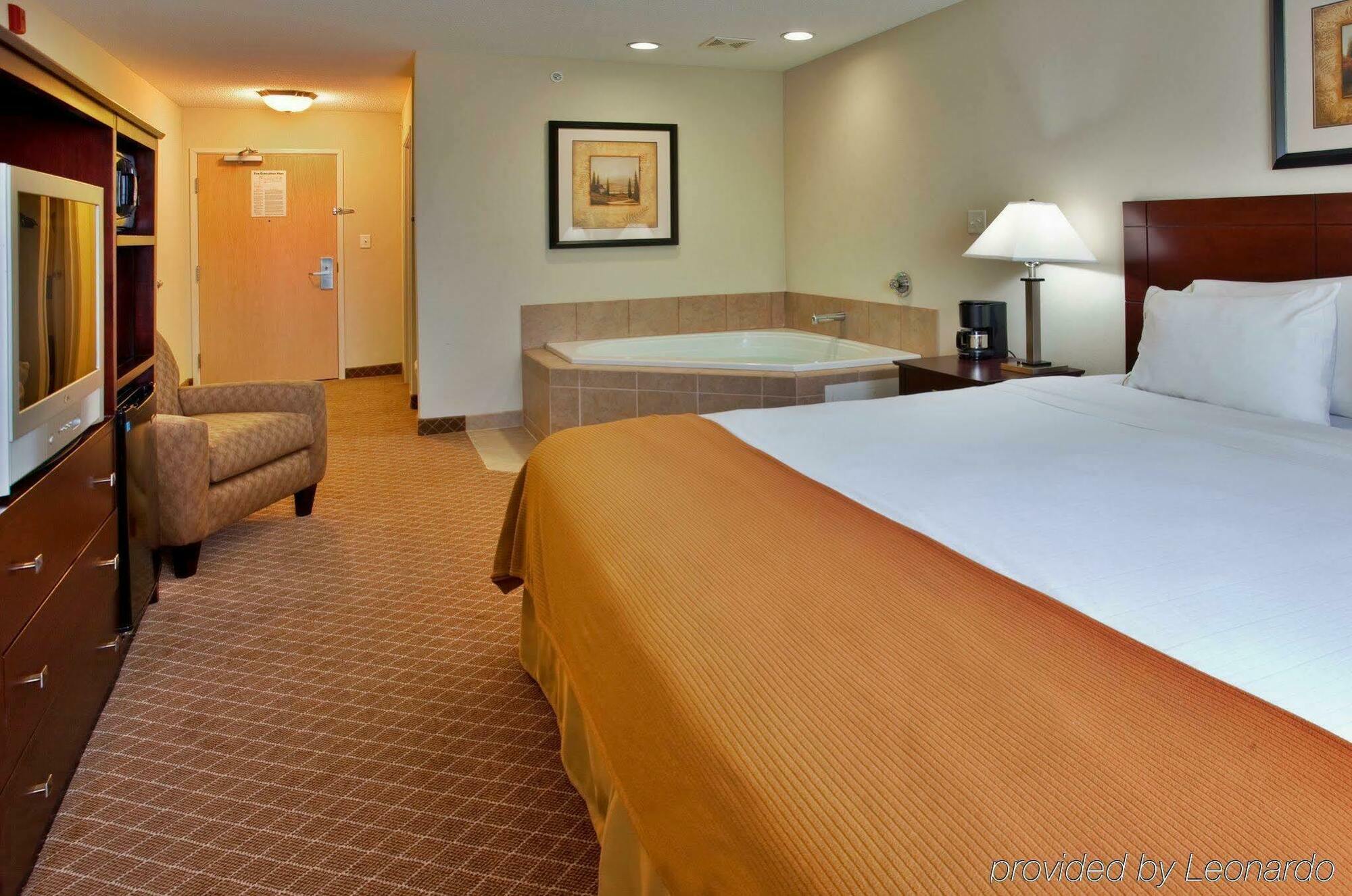 Holiday Inn Express Warrenton By Ihg Dış mekan fotoğraf